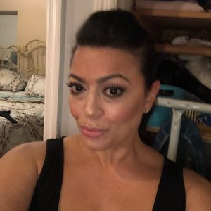 Meet your Posher, Sharon